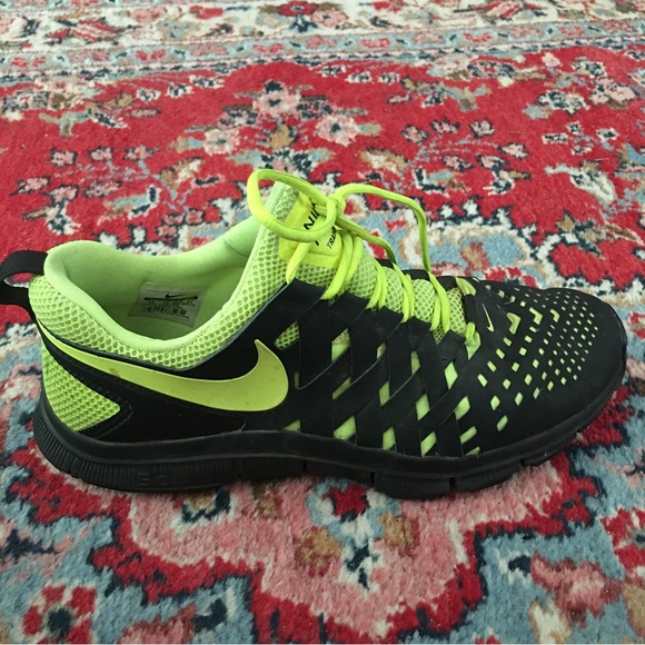 Nike Mens Free Trainer 5.0 Style 579809-002 Black Volt Running Shoes Sneakers 13 - Picture 3 of 11